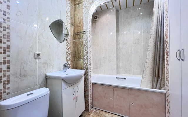 S Sovremennym Remontom I Bytovoy Tekhnikoy Flat