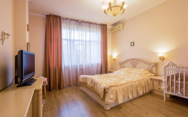 Частный дом двухкомнатный 200 кв.м.