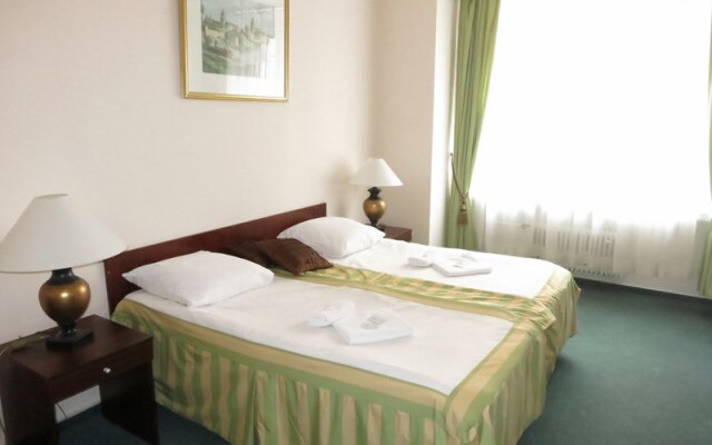 Mira Hotel