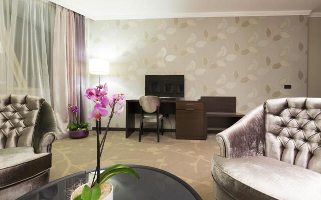Constantine the Great Hotel