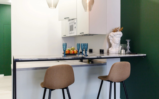 Uluchshennye s Krovatyu i Divanom v Istoricheskom Centre 37m Apartments