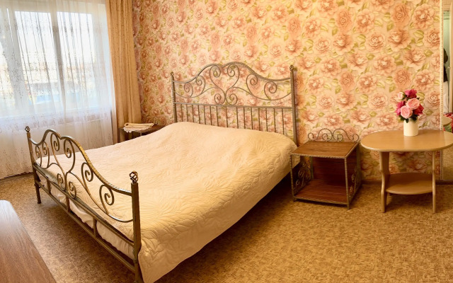 Na Ulitse Kommunalnaya 58a Flat