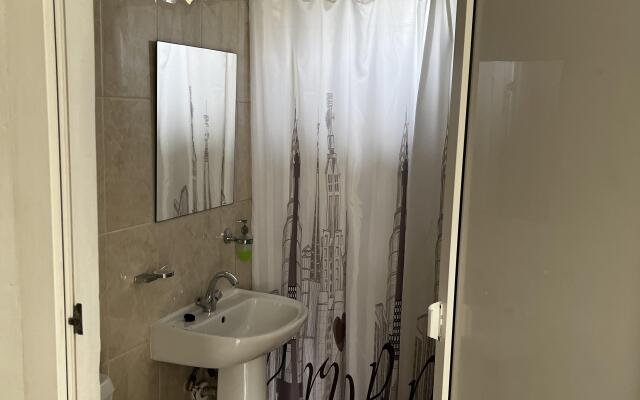 Whitehouse Guest house