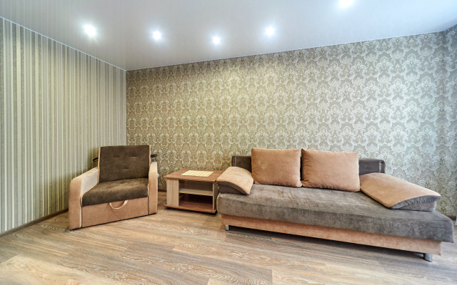 Matrosova 5 Apartment