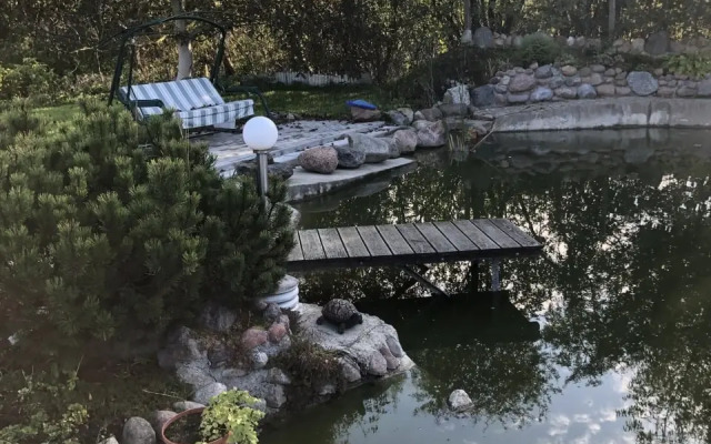 Domik U Ozera Bungalow