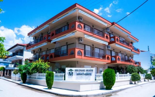 Milonas House Apartments