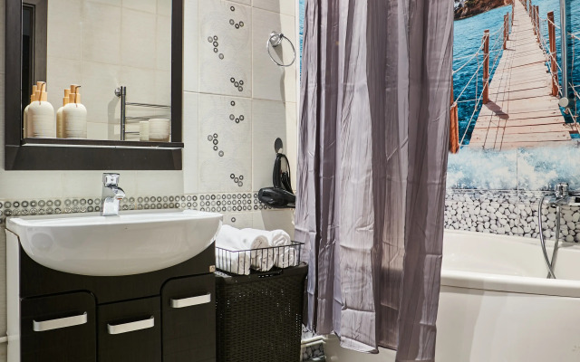 Svetlaya i Uyutnaya Kvartira v Samom Tsentre Flat