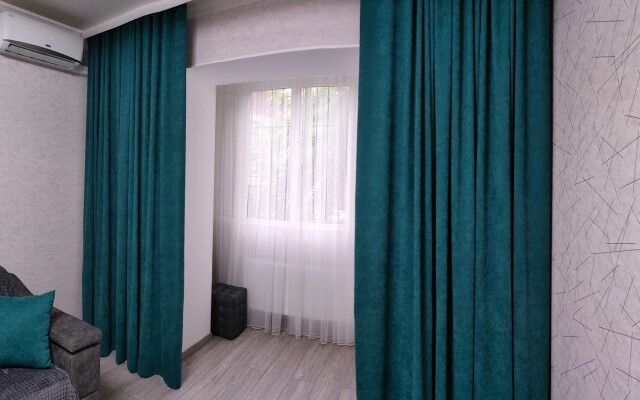 Dvuhkomnatnaya  v SHikarnom Rajone Flat