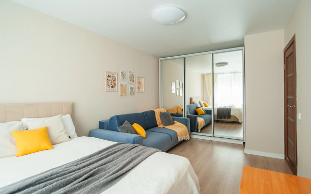 Prostornaya S Bolshim Kolichestvom Spalnykh Mest Flat