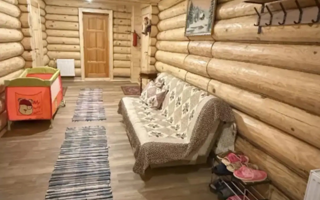 Частный дом Изба на бeрегу реки
