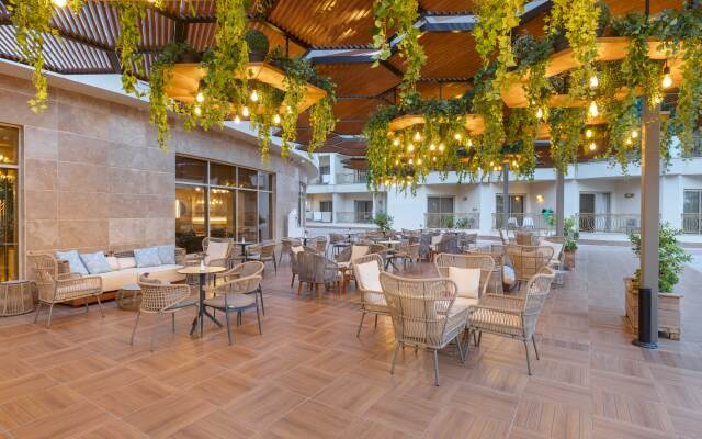 Kirman Belazur Resort & Spa - All Inclusive