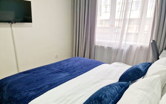 Dvuhkomnatnye Centr, u ploshchadi Pobedy,CHernyahovskogo 12A,Kolibri#12A Apartments