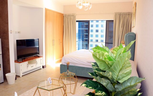 Cosmos Living - Goldcrest Views1 Apartments
