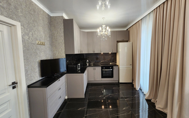 Krasivaya kvartira v tsentre Omska Flat
