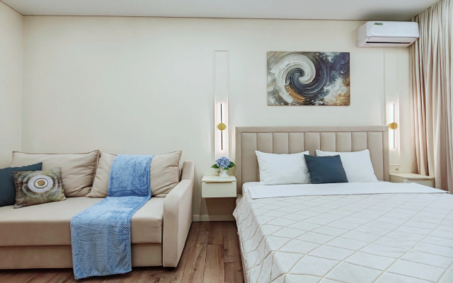Flat s Panoramnym Vidom na Skver Geroyev Rossii