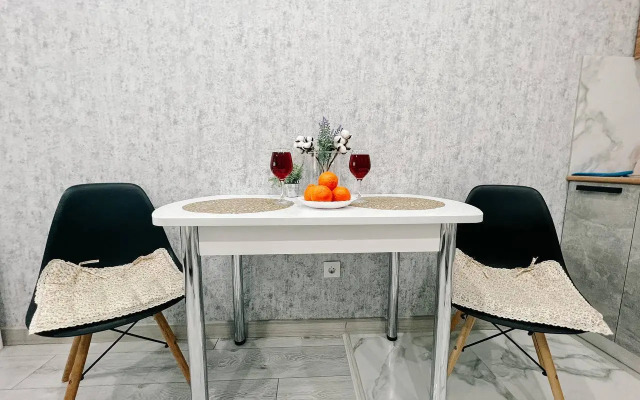 Aparts Ujutnaja v Jelitnom ZhK Flat