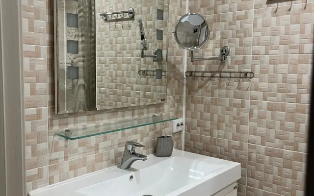 2-Kom Sakhalinskaya 19-12 Flat