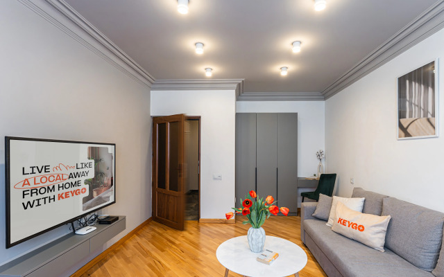 KeyGo #0120, 1 Bedroom, Near The Opera House Apartments