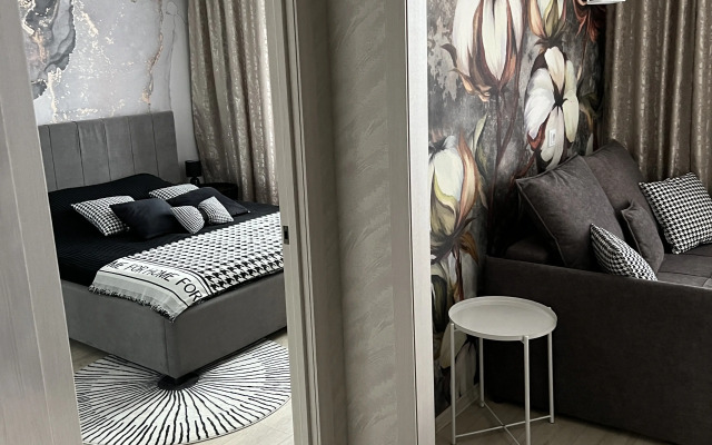 Uiutnaia s kofemashinoi V tsentre goroda Flat
