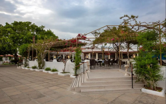 Merit Royal Gardens Hotel & Casino