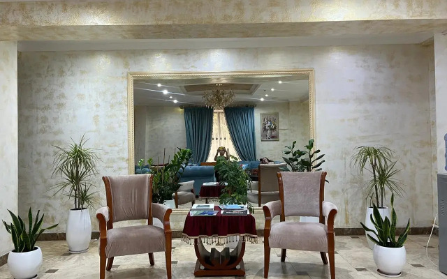 Hotel Luxurious