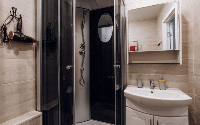 Tolstoy Krasnoarmeyskiy 8 Flat