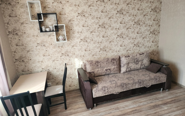 Квартира Студия с Балконом и Видом на Озеро Чебаркуль Рядом с Вокзалом - фото 5