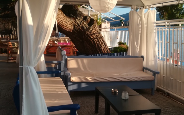 Akrogiali Apart-Hotel