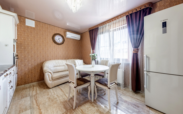 Uyutny dom u morya Private home
