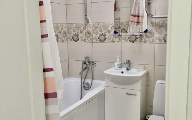 Uyutnaya Yevrodvushka U Metro Profsoyuznaya Flat