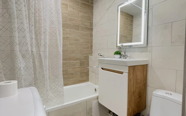 Na Bolotnikova Frunze Flat