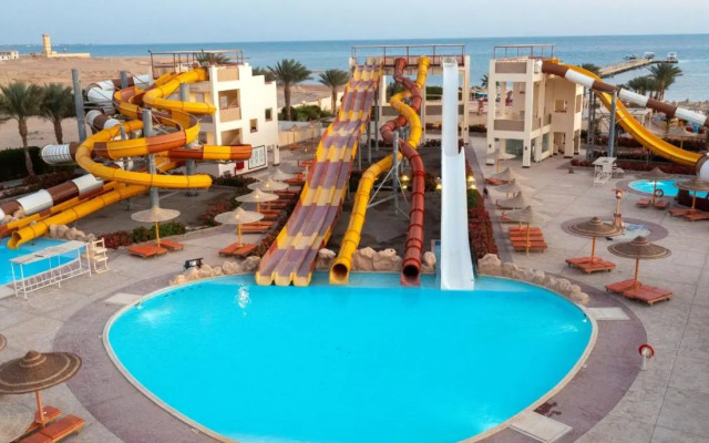 El Karma Aqua Beach Resort