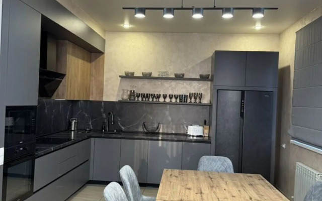 Na Ulitse Dubravskoy 3 Private house