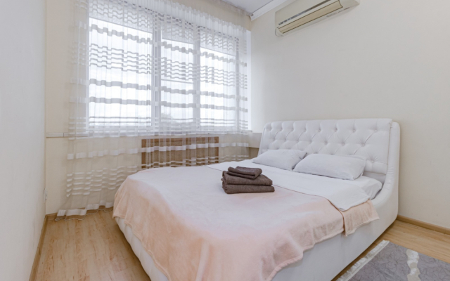 Vozle Naberezhnoy Flat