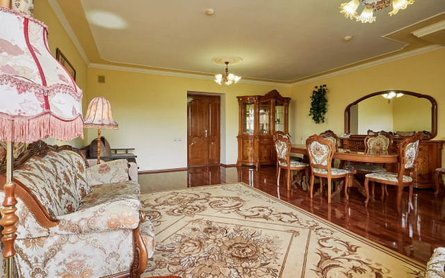 Lux Guest House