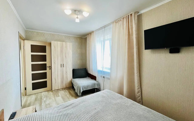 Trekhkomnatnye Apartments