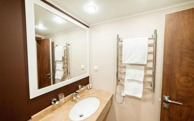 Shagala V Gorode Uralsk Hotel