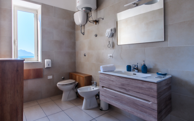 Naro Suites and Rooms