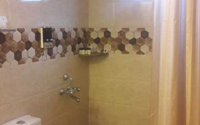 Hotel Raj Vista Suites & Convention