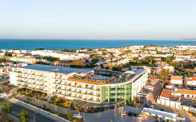 Отель Castelo Suites