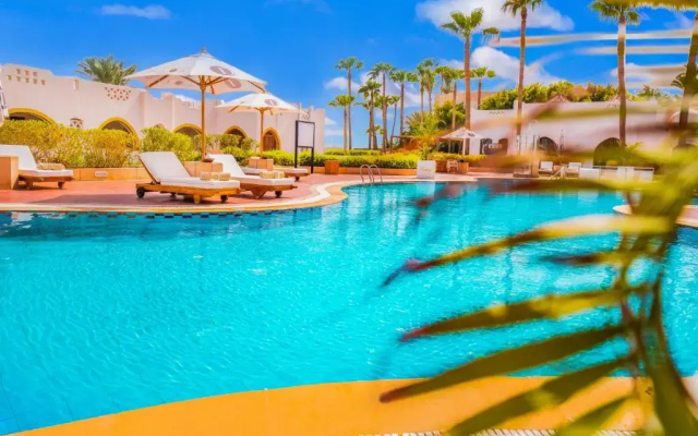 Курортный отель Domina Coral Bay Resort