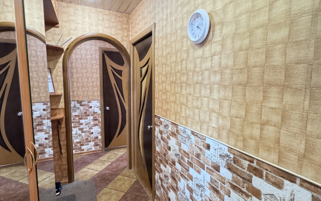 Na Sviyazeva 32 Flat