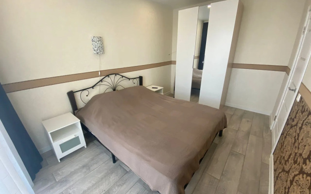 Ryadom S Glaznym Tsentrom Imeni Muldasheva Flat