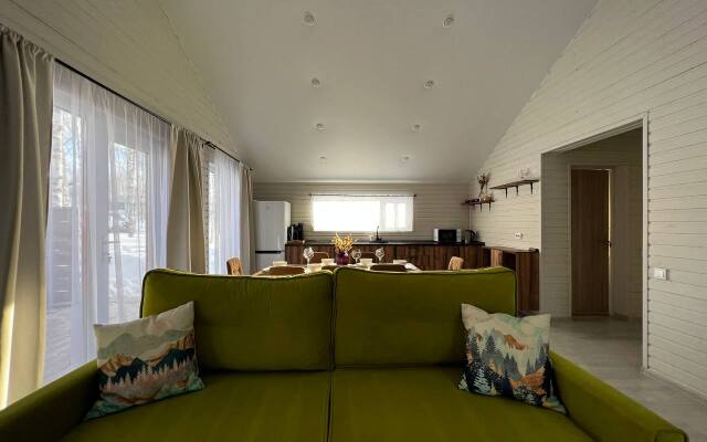 Point 400 Kedrovyj Guest House