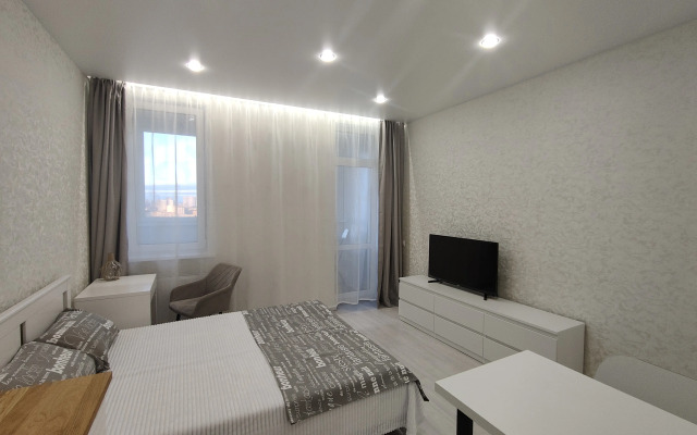 Studiya U Zh/d Vokzala Na 31 Etazhe Flat