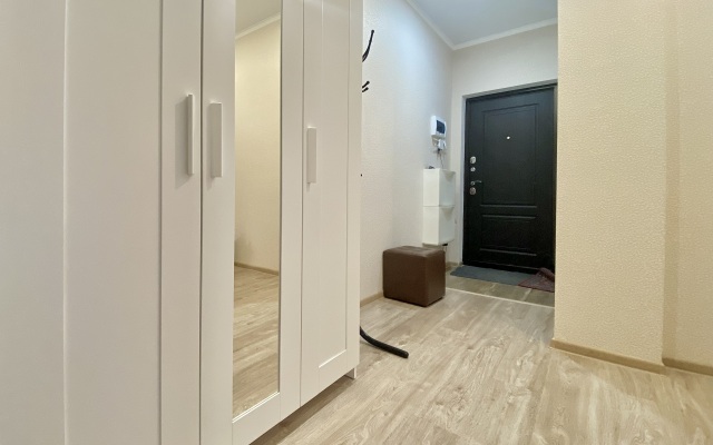 Kak doma v tihom rajone Flat
