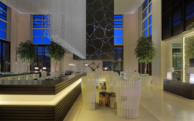 Le Meridien Dubai Hotel & Conference Centre