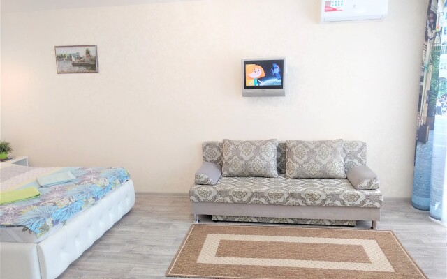 Апартаменты возле площади 1905 года