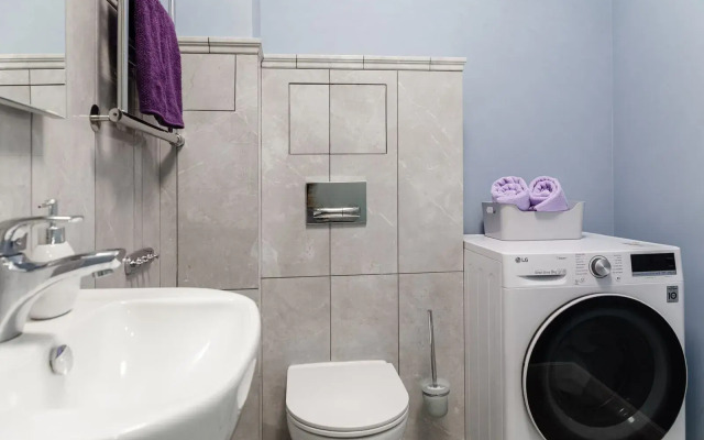 Апартаменты MyhomeYourhome с террасой на Савушкина 104