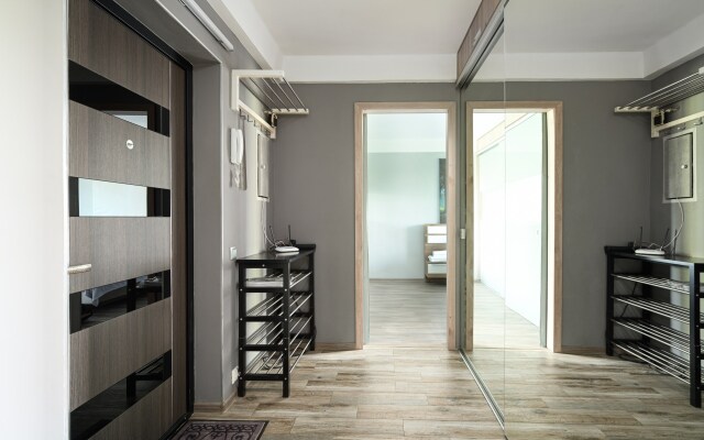 1912 U Metro Novocherkasskaya Apartment